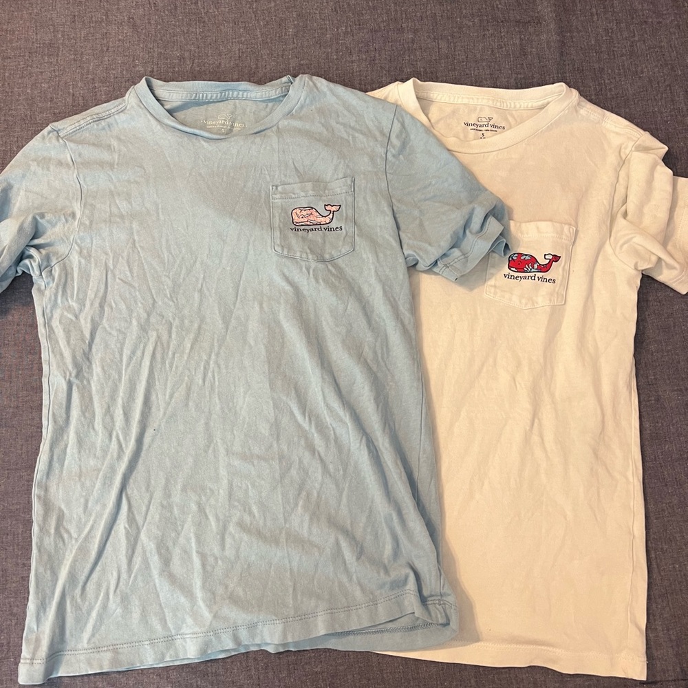 2 small Vineyard Vines T-shirts. Small. EUC, no stains. Smoke free/pet free